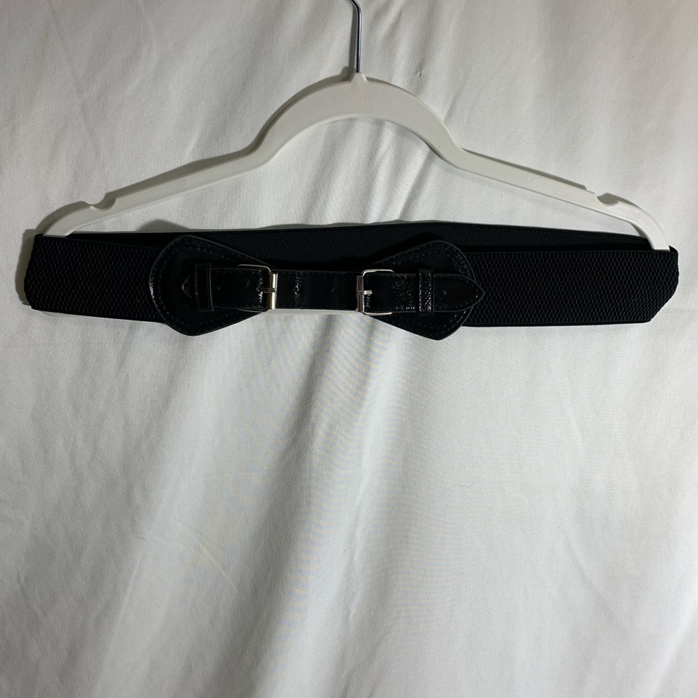 Elegant Black Belt with Bow Accent